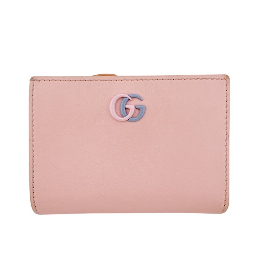 GUCCI 790063 Double G Small Wallet Compact Bi-color GG Marmont Bi-fold Pink: --- Catalog ---Category: SizeSize (HxWxD): 8.8cm x 11.5cm / 3.46'' x 4.52''Category: DesignType: Wallet (bi-fold)Color: Blue, PinkGender: WomenMaterial: Leather Category: GeneralBrand: Gucci--- Item