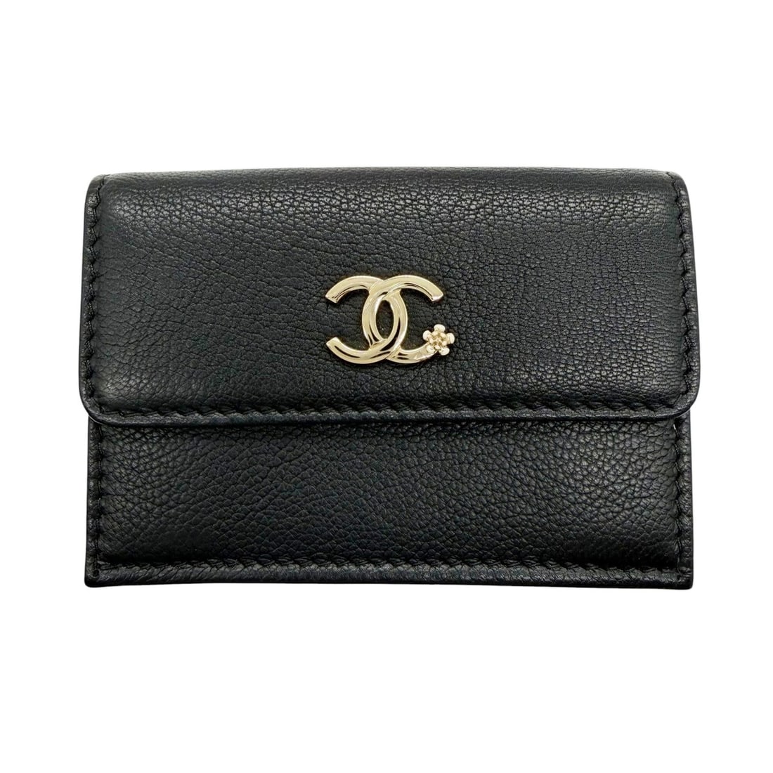 CHANEL Lucky Flower Small Flap Wallet Tri-fold Goatskin Black A81651 Women's: --- Catalog ---Category: SizeSize (HxWxD): 7.5cm x 10.5cm x 3.5cm / 2.95'' x 4.13'' x 1.37''Category: DesignType: Wallet (tri-fold)Color: BlackGender: WomenMaterial: Leather Leather/Fur Type: Goatskin