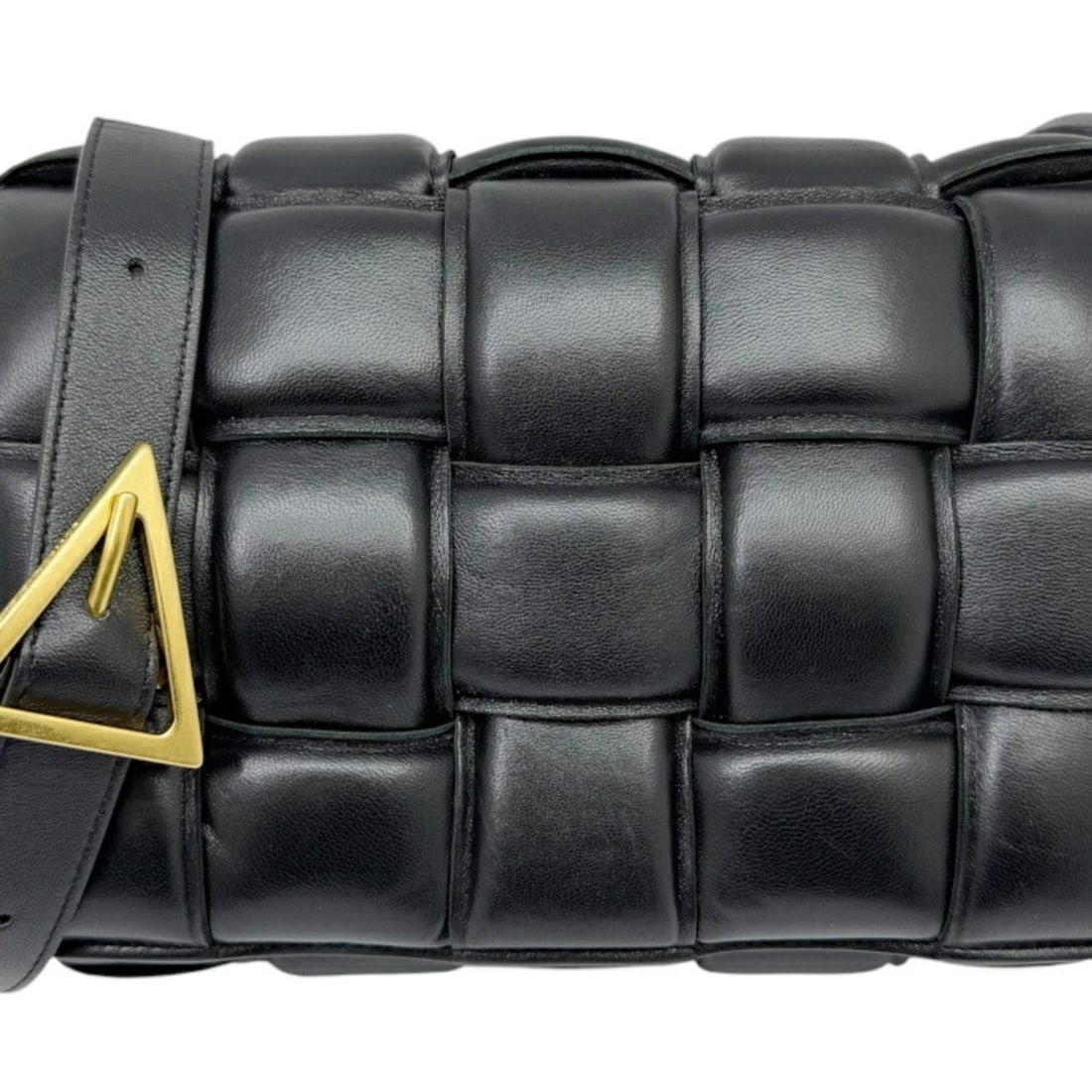 BOTTEGA VENETA Bottega Veneta Padded Cassette Shoulder Bag Leather Intrecciato Black Women's Men's: --- Catalog ---Category: SizeSize (HxWxD): 15cm x 25cm x 5cm / 5.9'' x 9.84'' x 1.96''Category: DesignType: Shoulder bagColor: BlackGender: Men,WomenMaterial: Leather Category: GeneralBrand: Bottega V
