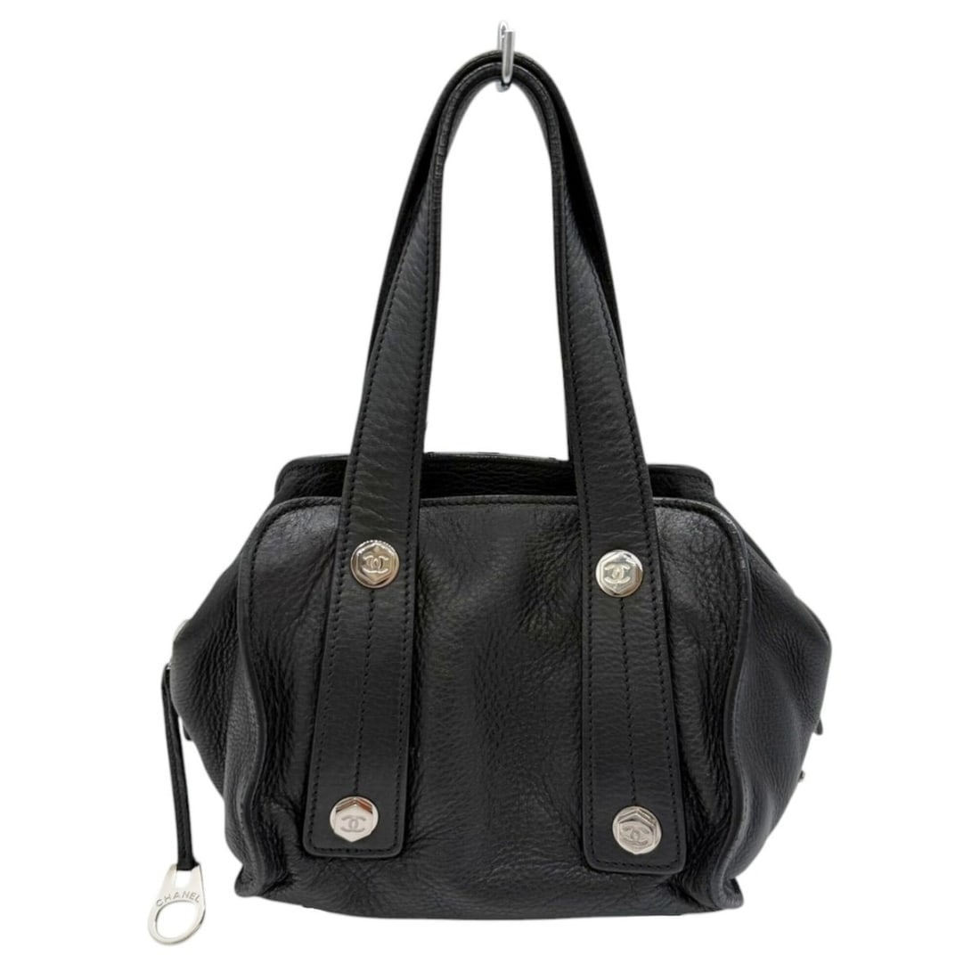 CHANEL Coco Mark Small Bowler Bag Handbag Leather Black Women's: --- Catalog ---Category: SizeSize (HxWxD): 16cm x 25cm x 13cm / 6.29'' x 9.84'' x 5.11''Category: DesignType: HandbagColor: BlackGender: WomenMaterial: Leather Category: GeneralBrand: Chanel--- Item L