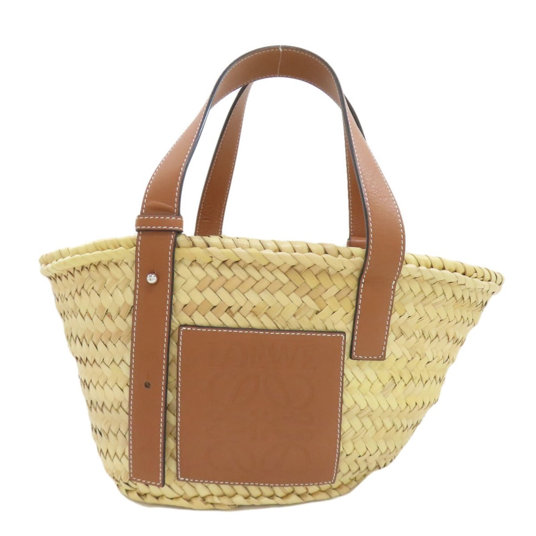 Loewe Basket Bag Tote Raffia Women's LOEWE: --- Catalog ---Category: SizeSize (HxWxD): 19cm x 37.5cm x 11.5cm / 7.48'' x 14.76'' x 4.52''Handle Length: 39.5cm / 15.55''Category: DesignType: Basket, Tote bagColor: BeigeGender: WomenMaterial: Raf