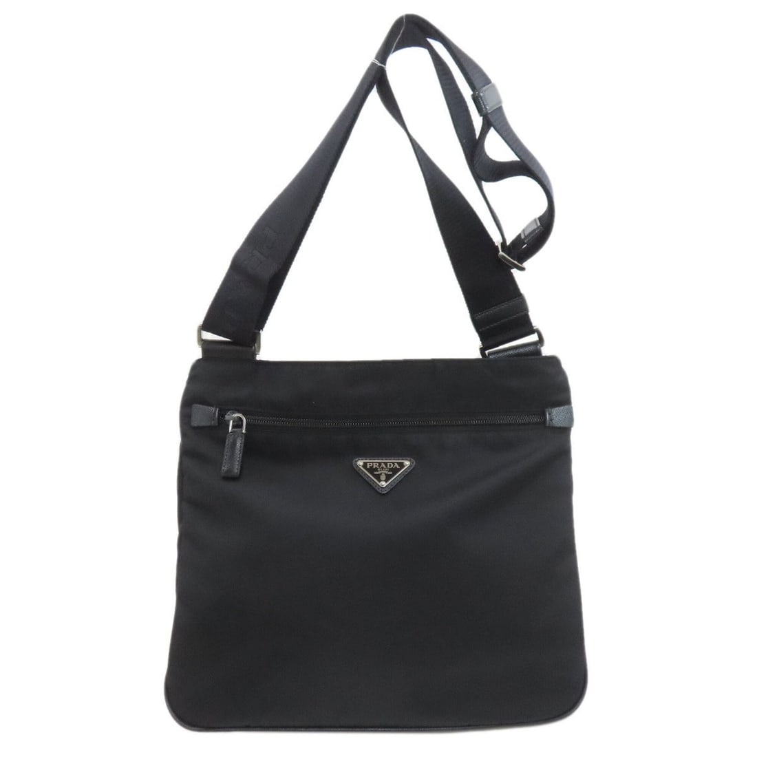 Prada VA0563 Logo Hardware Shoulder Bag Nylon Women's PRADA: --- Catalog ---Category: SizeSize (HxWxD): 27cm x 29cm x 9cm / 10.62'' x 11.41'' x 3.54''Category: DesignType: Shoulder bagColor: BlackGender: WomenMaterial: Nylon Category: GeneralMPN: VA0563Brand: P