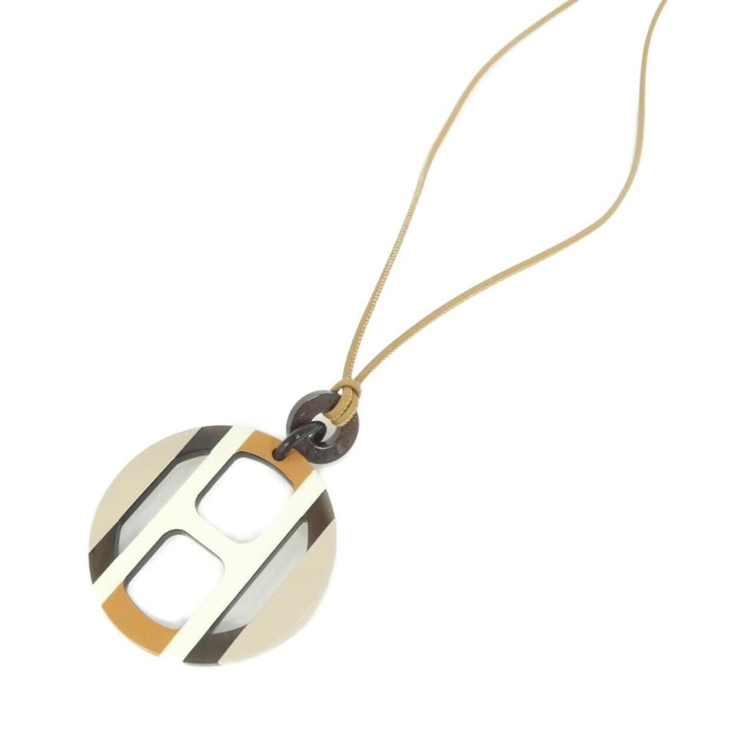 Hermes H Equipe 057087FL Necklace: --- Catalog ---Category: SizePendant Size: 65mm x 65mm / 2.55'' x 2.55''Neck Circumference: 75 cm / 29.52''Category: DesignColor: BeigeGender: WomenMaterial: Buffalo hornNecklace Type: