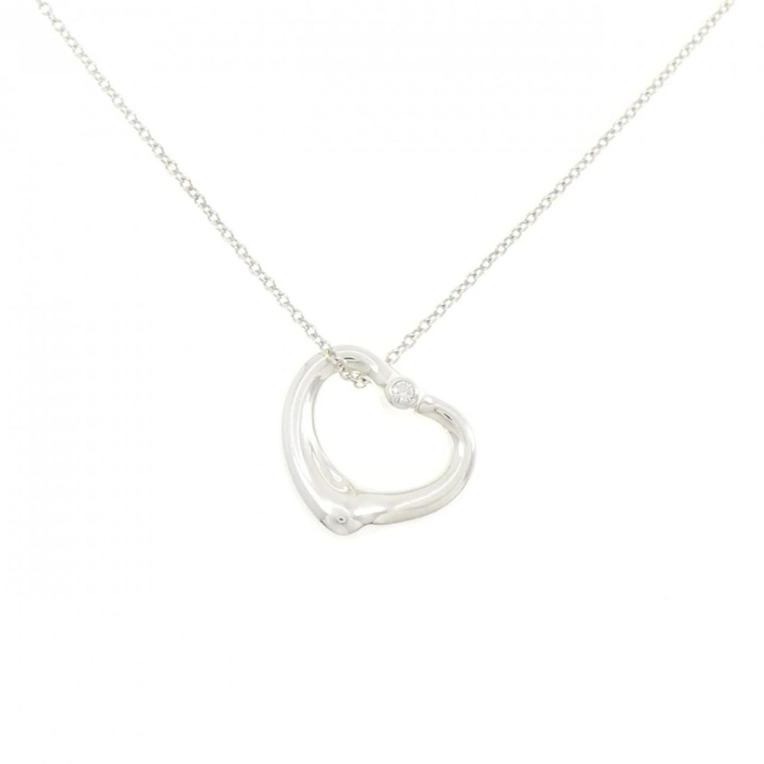 Tiffany Open Heart Necklace: --- Catalog ---Category: SizePendant Size: 15.2mm x 15.1mm / 0.59'' x 0.59''Neck Circumference: 40 cm / 15.74''Category: DesignColor: SilverGender: WomenMaterial: Silver 925Pendant Type: PendantNeckla