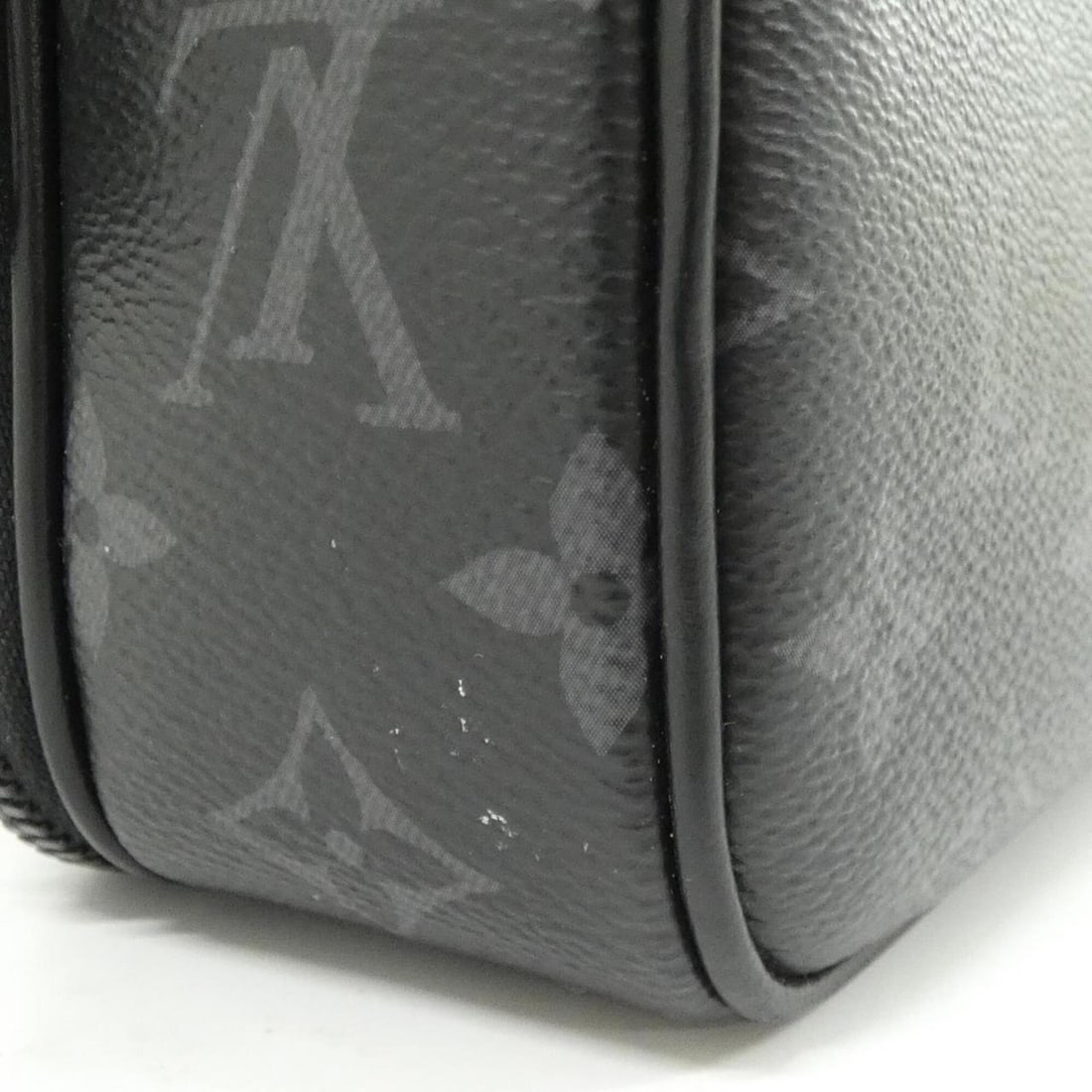 Louis Vuitton Monogram Eclipse Alpha Messenger M46955 Shoulder Bag - 4