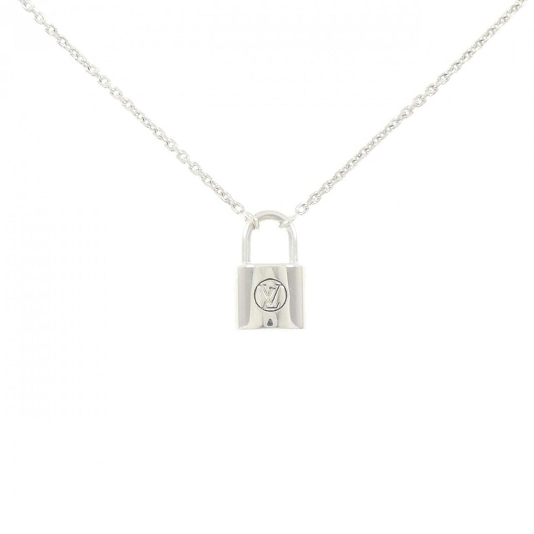 Louis Vuitton Lockit Necklace: --- Catalog ---Category: SizeWidth: 1.5mm / 0.06''Weight: 8.3g / 0.29oz.Pendant Size: 16mm x 9.6mm / 0.62'' x 0.37''Neck Circumference: 50 cm / 19.68''Category: DesignGender: WomenMaterial: Silver 925