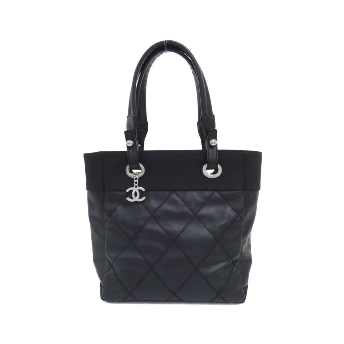 Chanel Paris Biarritz Line 34208 Handbag: --- Catalog ---Category: SizeWeight: 680g / 1.49lb.Size (HxWxD): 27cm x 25cm x 10cm / 10.62'' x 9.84'' x 3.93''Handle Length: 44.5cm / 17.51''Category: DesignType: HandbagColor: BlackGender: