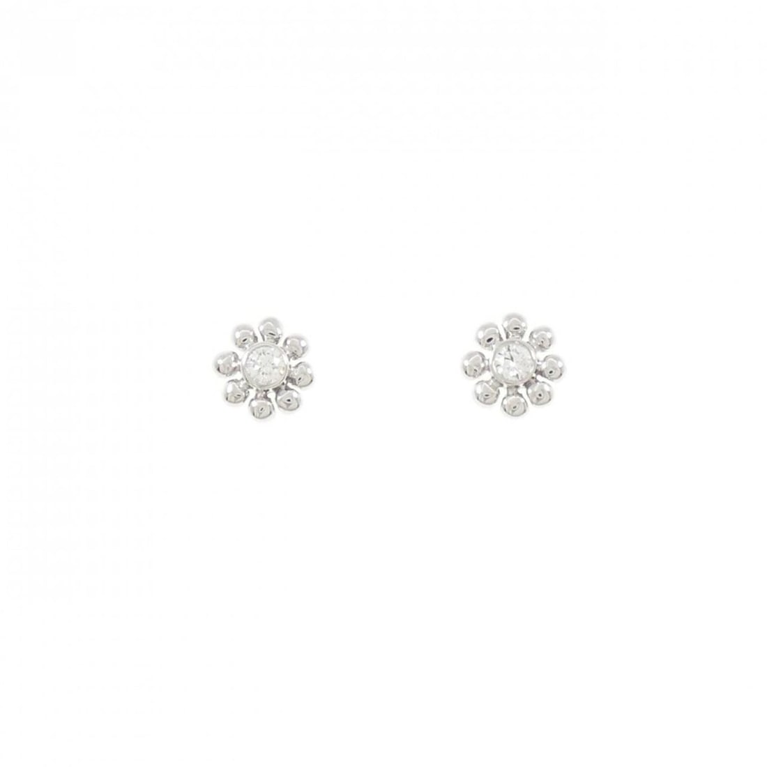 Tiffany & Co. Diamond Earrings: --- Catalog ---Category: SizeWeight: 1.6g / 0.05oz.Size (HxWxD): 6.50mm x 6.50mm / 0.26'' x 0.26''Category: DesignType: Stud earringsStone: DiamondGender: WomenMaterial: White gold (18K)Category: