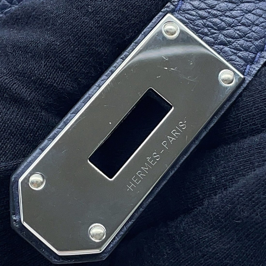 Louis Vuitton Gold Keychain - 13