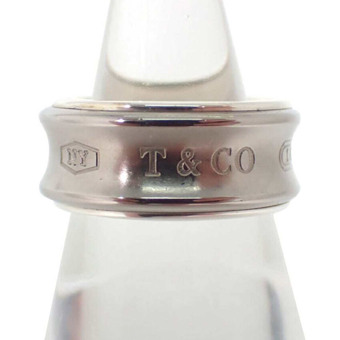 TIFFANY & Co. 925 Titanium 1837 Ring, Size 8: --- Catalog ---Category: SizeUS Size: 4.5Brand Size: 48Category: DesignType: Band ringColor: SilverGender: WomenMaterial: Sterling silver 925Category: GeneralBrand: Tiffany--- Item List ---Section: