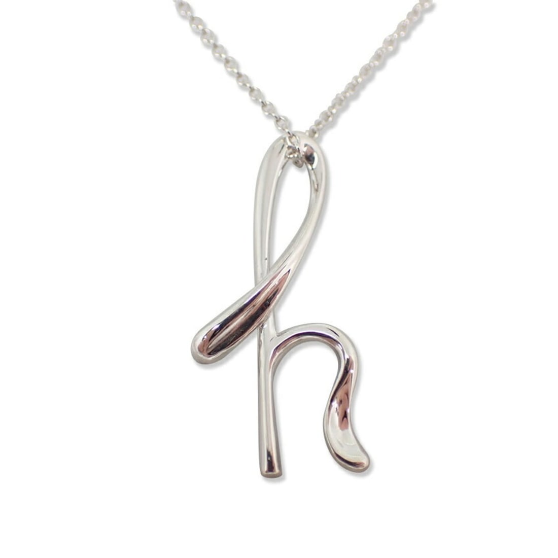 TIFFANY & Co. 925 Initial H Pendant Necklace: --- Catalog ---Category: SizePendant Size: 26.9mm x 12mm / 1.05'' x 0.47''Neck Circumference: 40.6 cm / 15.98''Category: DesignColor: SilverGender: WomenMaterial: Sterling silver 925Pendant Type: Pend