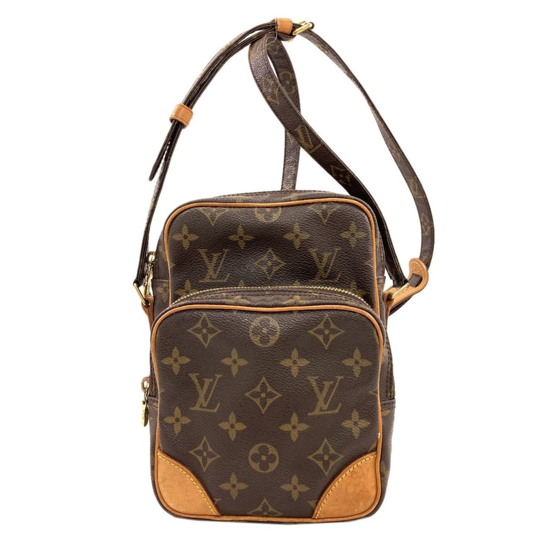 Louis Vuitton M45236 Amazon Shoulder Bag, Monogram Canvas, Women's LOUIS VUITTON: --- Catalog ---Category: SizeSize (HxWxD): 21cm x 15cm x 8.5cm / 8.26'' x 5.9'' x 3.34''Strap Length: 110cm - 128cm / 43.3'' - 50.39''Category: DesignType: Shoulder bagColor: MonogramGender: WomenClos