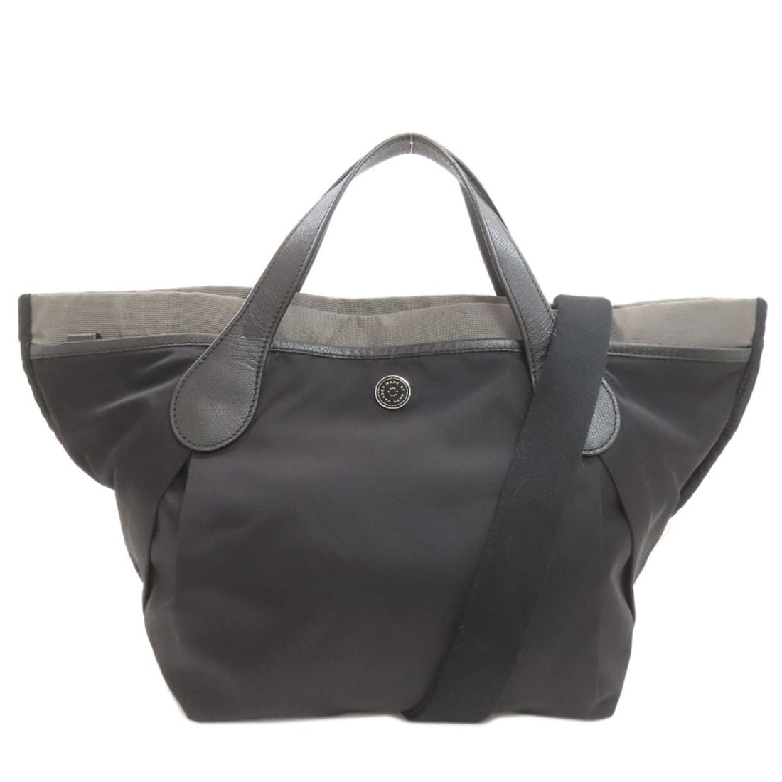 Marc by Marc Jacobs Marc by Jacobs 2-way handbag, nylon, women's.: --- Catalog ---Category: SizeSize (HxWxD): 28.5cm x 48cm x 19cm / 11.22'' x 18.89'' x 7.48''Category: DesignType: HandbagColor: BlackGender: WomenMaterial: Nylon Category: GeneralBrand: Marc by Marc J