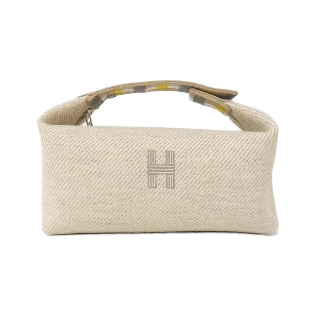 Hermes AU CARRE Bride à Black PM 103802M Handbag Pouch: --- Catalog ---Category: SizeSize (HxWxD): 11.5cm x 20.5cm x 12cm / 4.52'' x 8.07'' x 4.72''Category: DesignType: Handbag, PouchGender: WomenMaterial: Wool Hardware Color: SilverCategory: