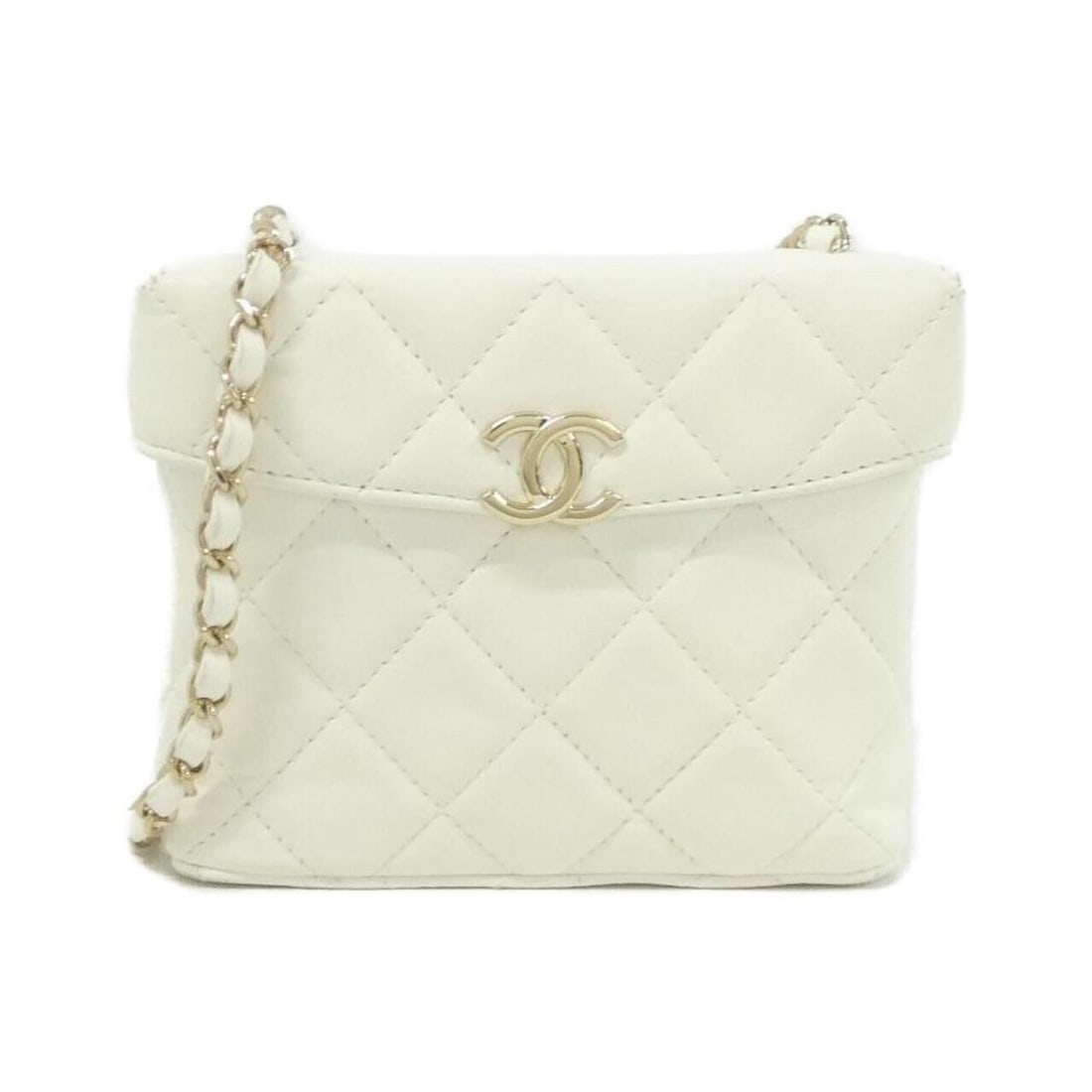 Chanel AS2877 Shoulder Bag: --- Catalog ---Category: SizeSize (HxWxD): 14cm x 16cm x 7cm / 5.51'' x 6.29'' x 2.75''Category: DesignType: Shoulder bagColor: WhiteGender: WomenMaterial: Leather Hardware Color: GoldLeather/Fur