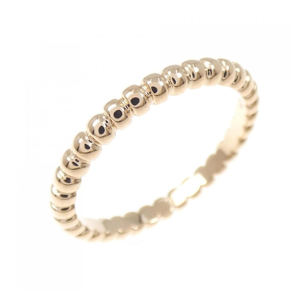 Van Cleef & Arpels Perlee Small Ring: --- Catalog ---Category: SizeUS Size: 4Brand Size: 47Category: DesignType: Band ringGender: WomenMaterial: Pink gold (18K)Category: GeneralMPN: VCARPJMG00Brand: Van Cleef & Arpels--- Item List ---Sect