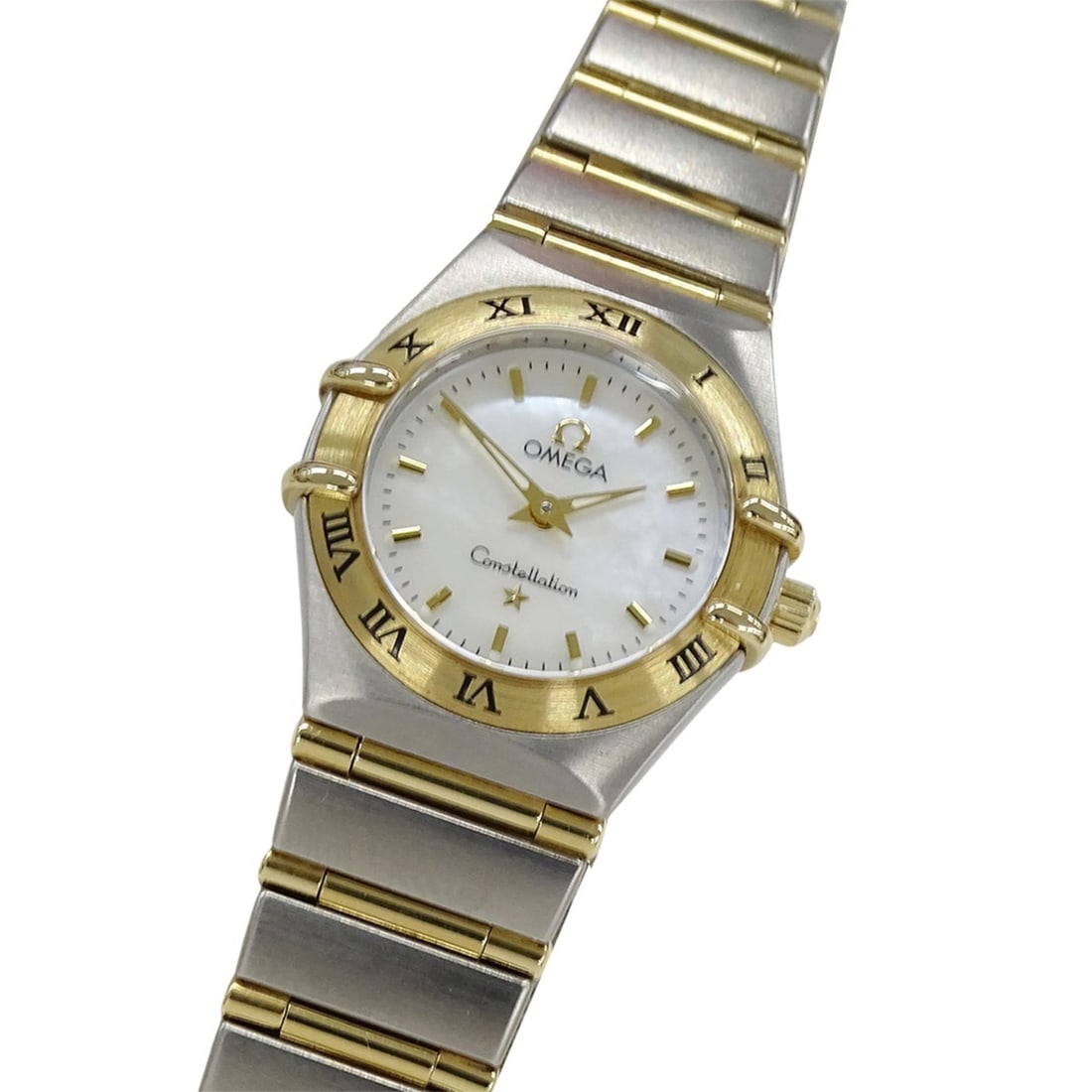 Omega Constellation Mini 1262.70 Women's Watch, Brand Name, Shell Case, Quartz Movement, Stainless: --- Catalog ---Category: SizeWrist Size: 17cm / 6.69''Case Diameter: 22mm / 0.87''Category: DesignType: WristwatchGender: WomenColor (Dial): White shellMaterial (Band): Stainless steel, Yellow goldMat
