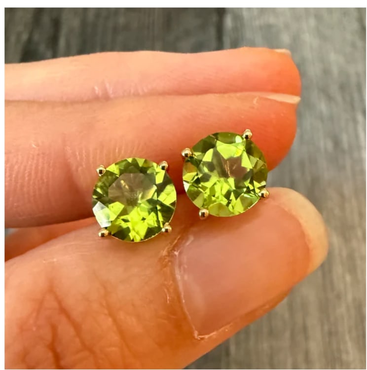 Simple Peridot Stud Earrings in 14K Gold (S) (1 of 1)
