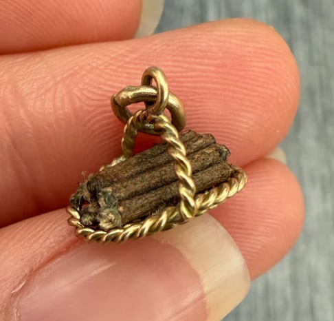 Vintage 14K Gold Basket of Logs Charm (1 of 1)