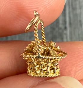 Vintage 9K Gold Flower Basket Charm (S) (1 of 1)