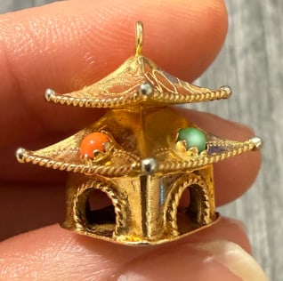 Vintage 18K Gold Pagoda Charm: Heavy, high-karat 3D multi-roof Far East Asian pagoda tower charm featuring delicately curved eaves and hand-etched structural pillar accent lines. Dimensions: 24 mm high x 11 mm wide. Weight: 5.5 gra