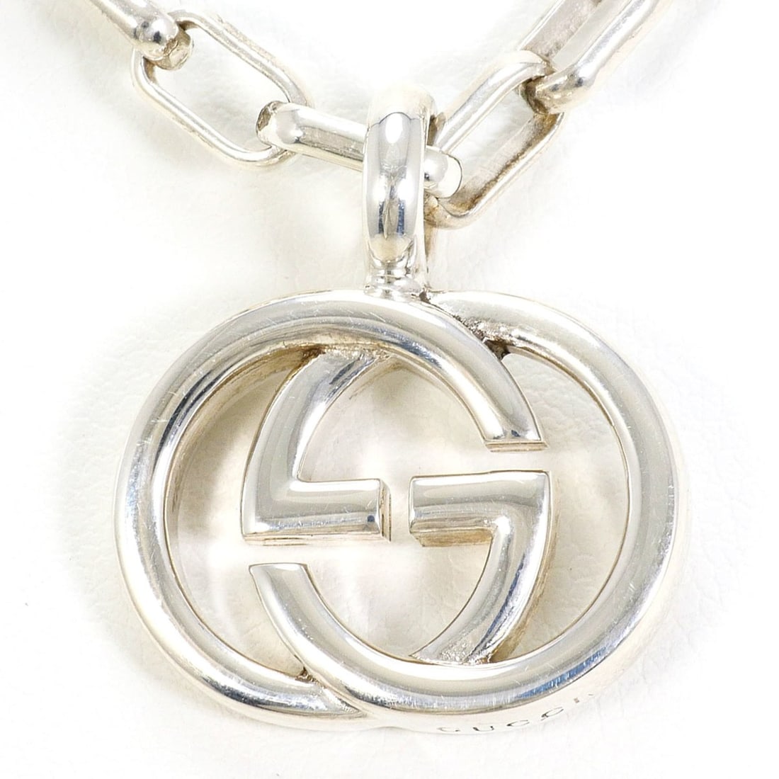 Gucci Interlocking G Silver Necklace, Total Weight 22.6g, 51cm, Jewelry: --- Catalog ---Category: SizePendant Size: 23mm x 20mm / 0.9'' x 0.78''Neck Circumference: 51 cm / 20.07''Category: DesignGender: Women,MenMaterial: Silver 925Necklace Type: NecklaceCategory: GeneralB