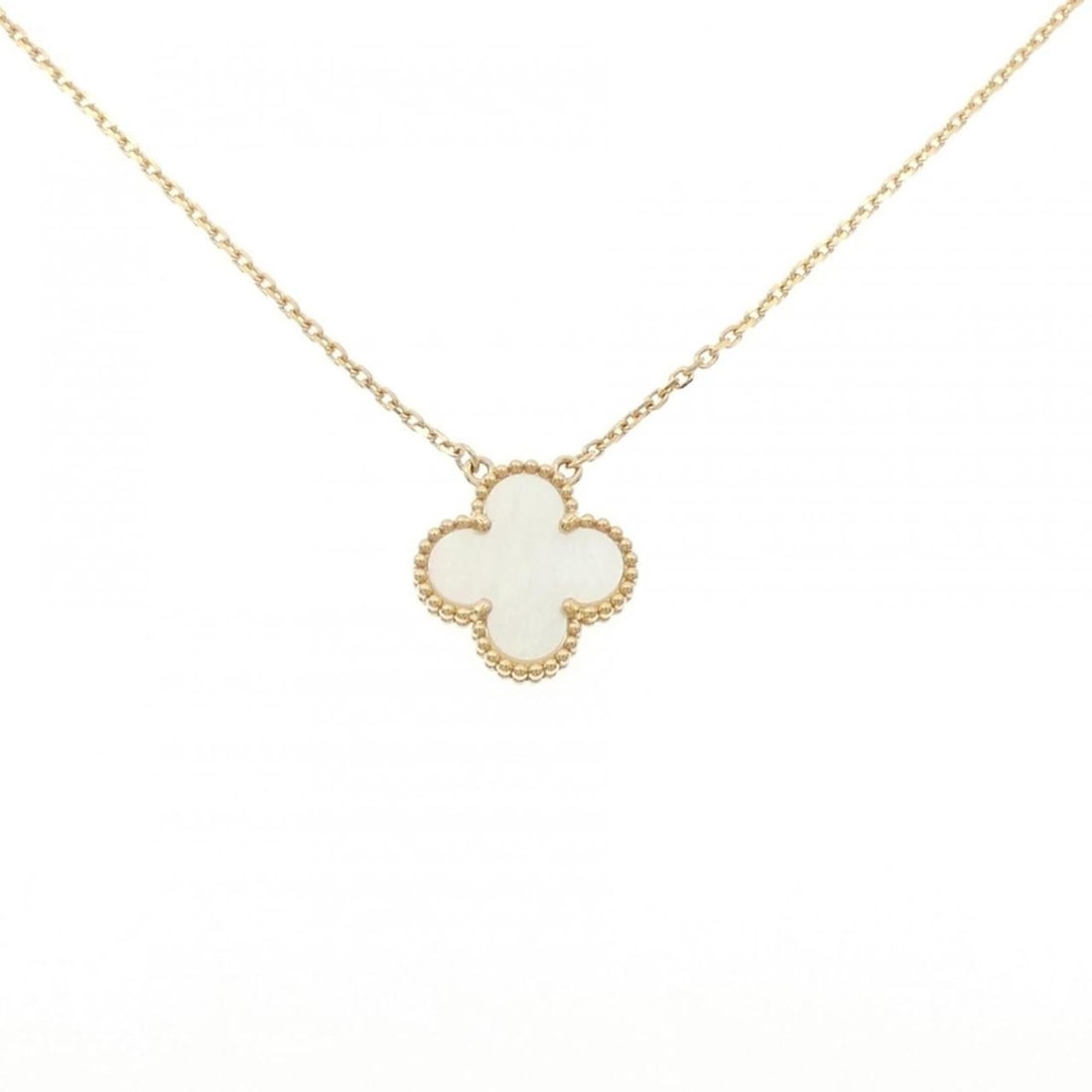 Van Cleef & Arpels Vintage Alhambra Necklace: --- Catalog ---Category: SizePendant Size: 14.8mm x 14.8mm / 0.58'' x 0.58''Neck Circumference: 37 cm - 41 cm / 14.56'' - 16.14''Category: DesignGender: WomenMaterial: Yellow gold (18K)Pendant Type: