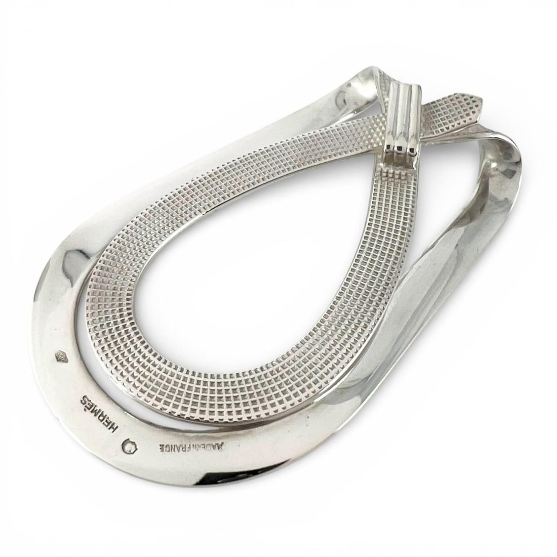 HERMES Vintage 925 Belt Motif Bill Clip Money Clip, Silver, with Box, Made in France, Weight 13.8g,: --- Catalog ---Category: SizeSize (HxWxD): 6cm x 3cm / 2.36'' x 1.18''Category: DesignType: Money clipColor: SilverGender: MenMaterial: Silver 925 Category: GeneralBrand: HermesCountry of Origin: