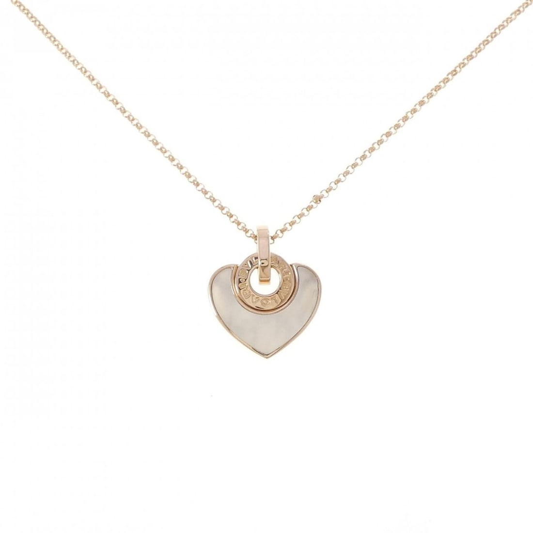Bvlgari Cuore Necklace: --- Catalog ---Category: SizePendant Size: 19.2mm x 15.8mm / 0.75'' x 0.62''Neck Circumference: 41 cm - 43 cm / 16.14'' - 16.92''Category: DesignStone: Mother of pearlGender: WomenMaterial: Pink gold