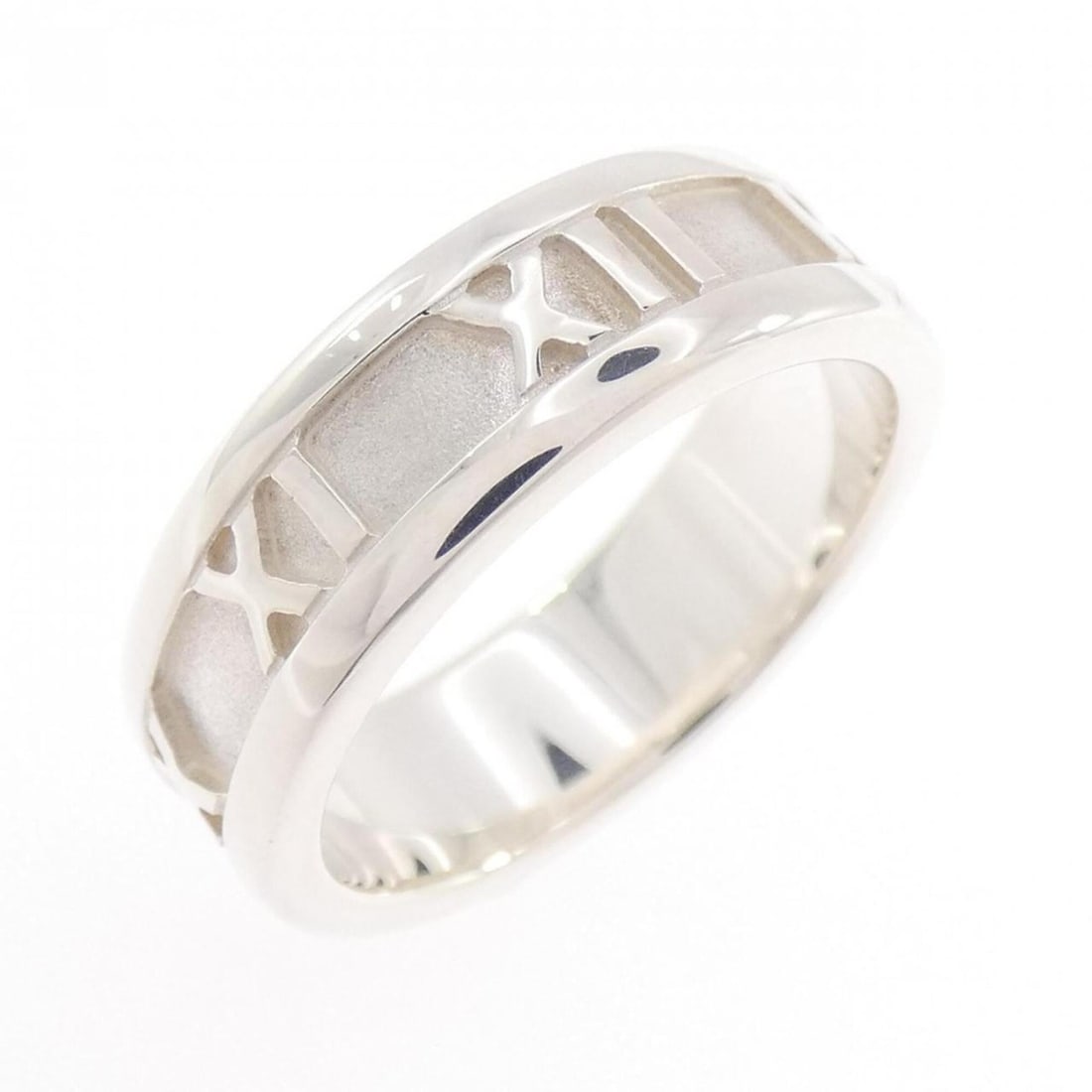 Tiffany Atlas Ring: --- Catalog ---Category: SizeJP Size: 12.5US Size: 6.5Category: DesignType: Band ringColor: SilverGender: WomenMaterial: Silver 925Category: GeneralBrand: Tiffany--- Item List ---Section: