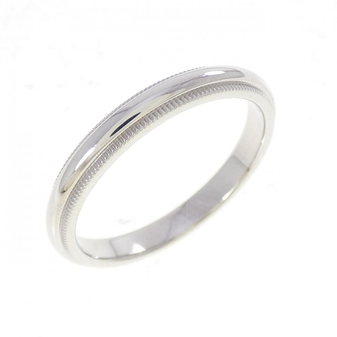 Tiffany & Co. Milgrain Ring: --- Catalog ---Category: SizeJP Size: 19.5US Size: 9.5Category: DesignType: Band ringColor: PlatinumGender: Women,MenMaterial: Platinum 950Category: GeneralBrand: Tiffany--- Item List ---Section: