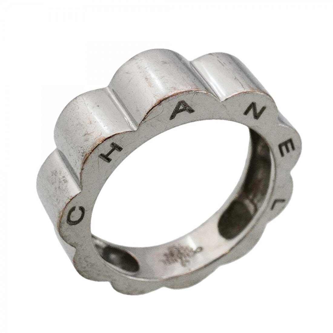 Chanel Camellia Profield Ring, 18K White Gold, Size 49, Women's: --- Catalog ---Category: SizeUS Size: 5Brand Size: 49Category: DesignType: Band ringGender: WomenMaterial: White gold (18K)Category: GeneralBrand: Chanel--- Item List ---Section: ConditionRanking: Ran