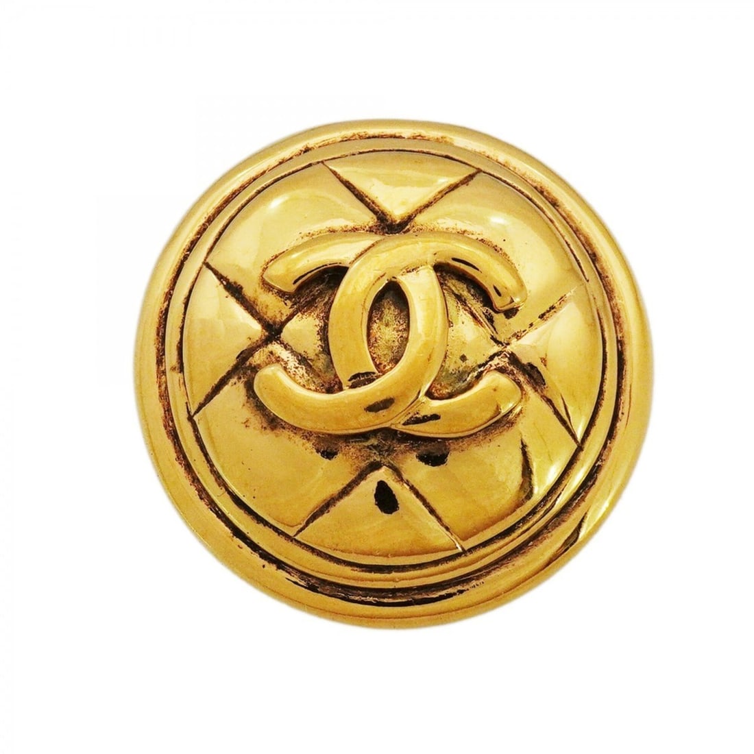 Chanel Brooch, Coco Mark, Matelassé Circle, GP Plated Gold, Women's: --- Catalog ---Category: SizeSize (HxWxD): 3.06cm x 3.02cm / 1.2'' x 1.18''Category: DesignType: BroochColor: GoldGender: WomenMaterial: Gold platingCategory: GeneralBrand: Chanel--- Item List ---Sect