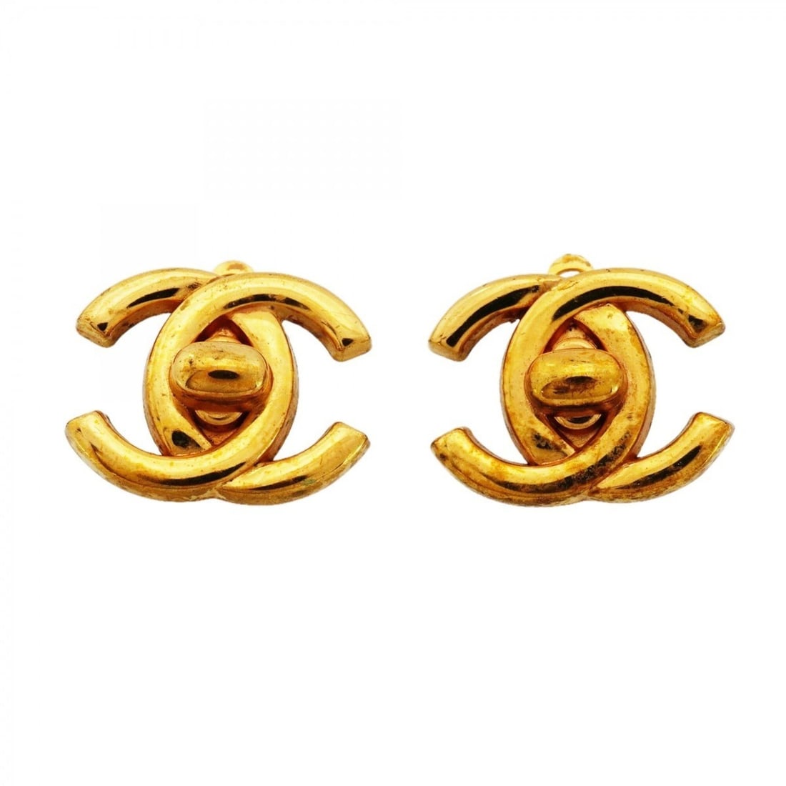 Chanel earrings, Coco Mark, turnlock, GP plated, gold, women's.: --- Catalog ---Category: SizeSize (HxWxD): 17.30mm x 22.10mm / 0.68'' x 0.87''Category: DesignType: Clip earringsColor: GoldGender: WomenMaterial: Gold platingCategory: GeneralBrand: Chanel--- Item Li