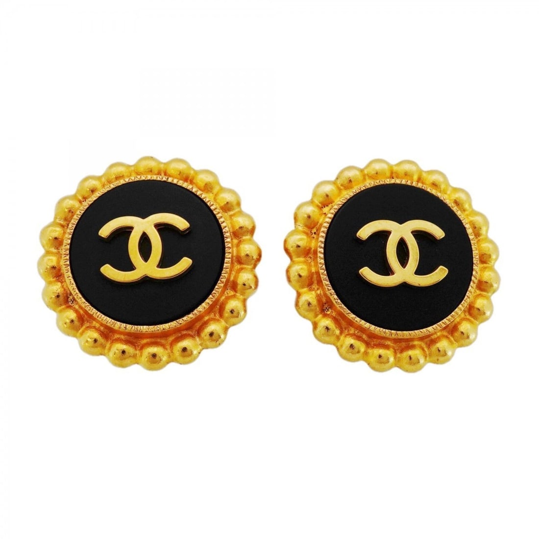 Chanel earrings, Coco Mark, GP plated, gold, black, women's.: --- Catalog ---Category: SizeSize (HxWxD): 25.70mm x 25.90mm / 1.01'' x 1.02''Category: DesignType: Clip earringsColor: Black, GoldGender: WomenMaterial: Gold platingCategory: GeneralBrand: Chanel--- 