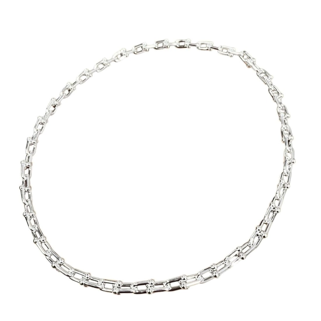 TIFFANY&Co. Tiffany HardWear Small Link Necklace, 64 links, AG925 sterling silver, made in Italy,: --- Catalog ---Category: SizeNeck Circumference: 45 cm / 17.71''Category: DesignColor: SilverGender: WomenMaterial: Silver 925Necklace Type: NecklaceCategory: GeneralBrand: TiffanyCountry of Origin: I