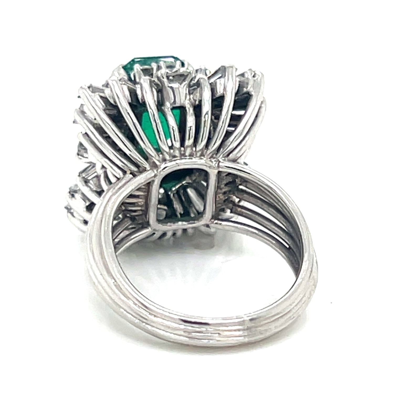 70’ Yellow Gold Emerald Diamond Ring - 4
