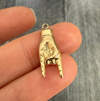 Vintage 14K Gold Mano Cornuto Charm: A classic Italian "horned hand" (Mano Cornuto) charm in polished 14K yellow gold, traditionally worn for protection.