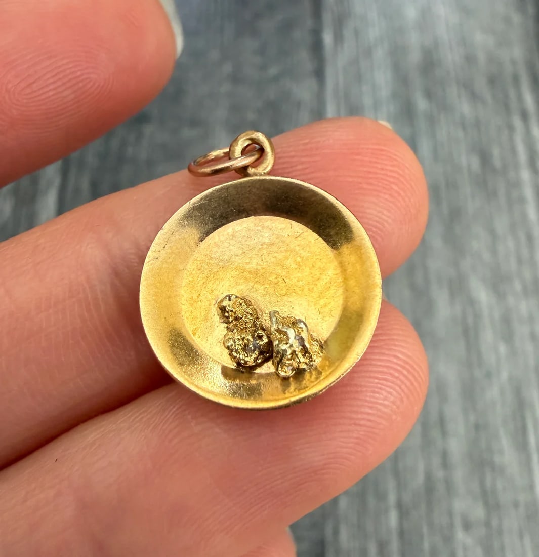 Vintage Gold Rush Nugget and 10K Gold Pan Charm (1 of 1)