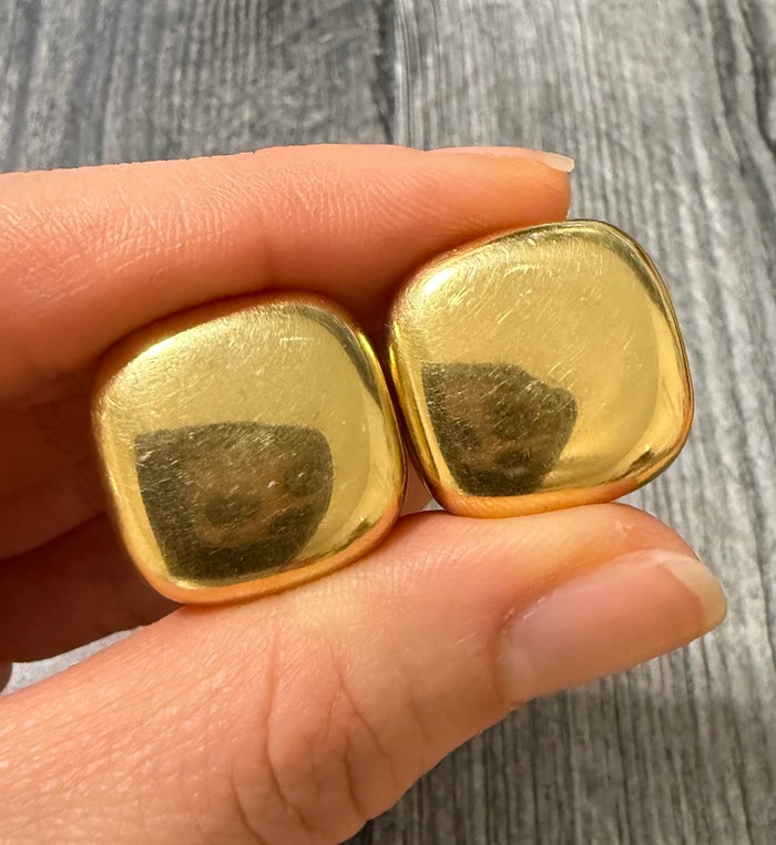 Large 1980s Angela Cummings 18K Gold Squared Earrings: Authentic designer earrings by Angela Cummings, featuring a bold 1980s squared aesthetic in 18K yellow gold.