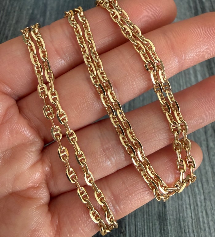 Vintage 14K Gold Mariner Link Chain, 25" Long (S): Long 25-inch 14K gold chain with classic mariner links.