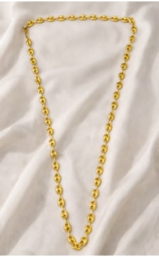 18K Yellow Gold Gucci-link Necklace: 18K Yellow Gold; classic Gucci-link style chain.