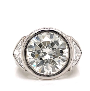 BOODLES Platinum 6.37 Ct. Diamond Ring: Platinum; high-jewelry Diamond ring by Boodles (6.37 Ct.).