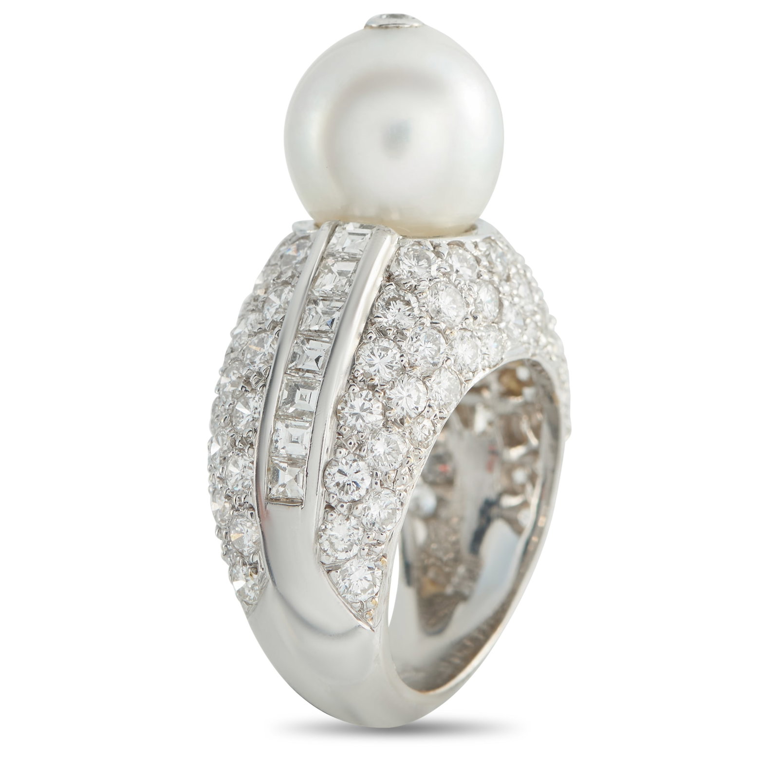18K White Gold 4.50ct Diamond and Pearl Ring MF08-031726: 18K White Gold 4.50ct Diamond and Pearl Ring MF08-031726