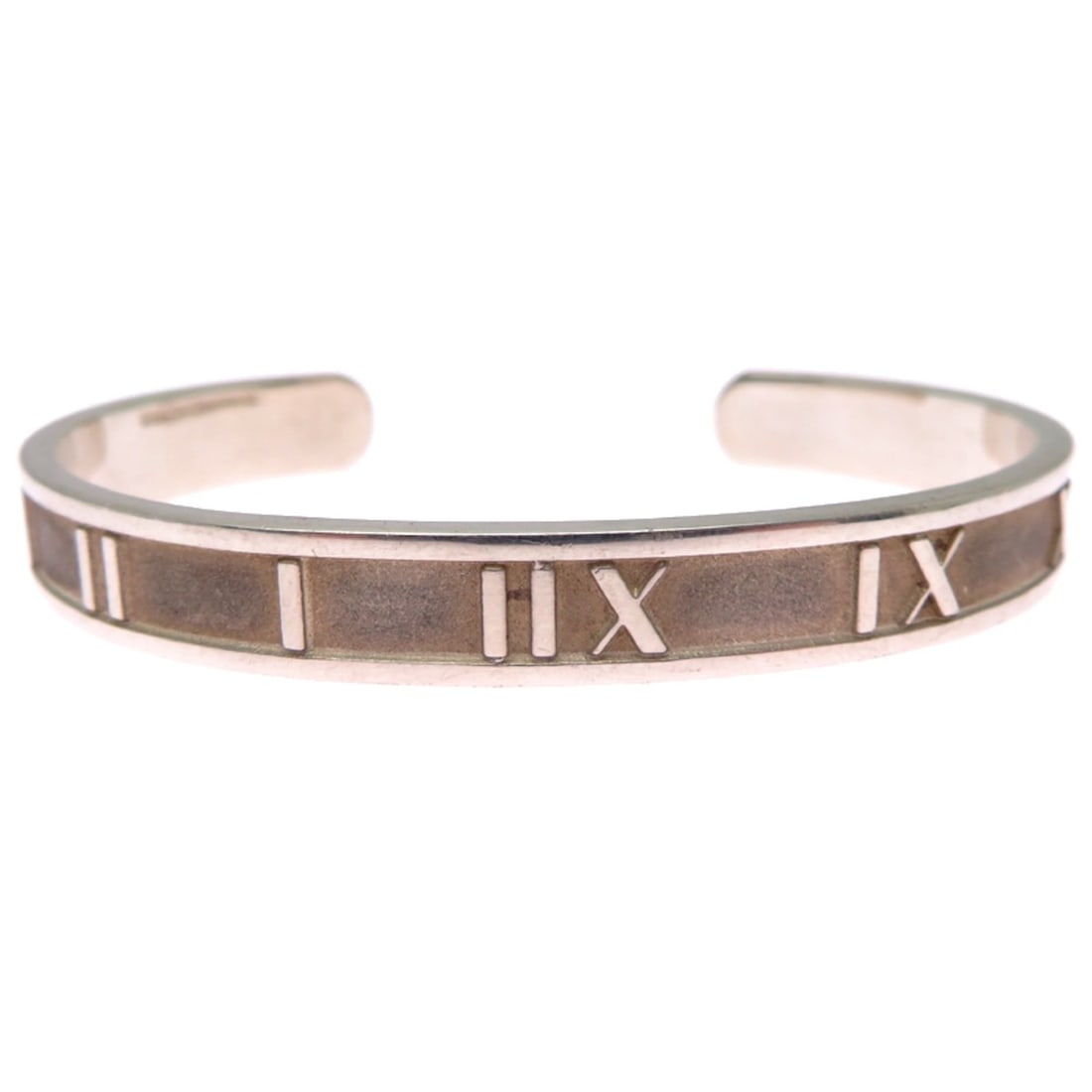 Tiffany & Co. Atlas Women's Bangle, Sterling Silver 925: --- Catalog ---Category: SizeLength: 16cm / 6.29''Category: DesignType: BangleGender: WomenMaterial: Silver 925Category: GeneralBrand: TiffanyCountry of Origin: Italy--- Item List ---Section: Conditio