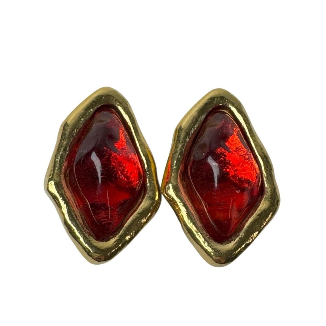Yves Saint Laurent Vintage Earrings with Colored Stones for Women: --- Catalog ---Category: SizeSize (HxWxD): 40.00mm x 25.00mm / 1.57'' x 0.98''Category: DesignType: Clip earringsColor: Gold, Red colorGender: WomenMaterial: Metal, ResinCategory: GeneralBrand: Yves S