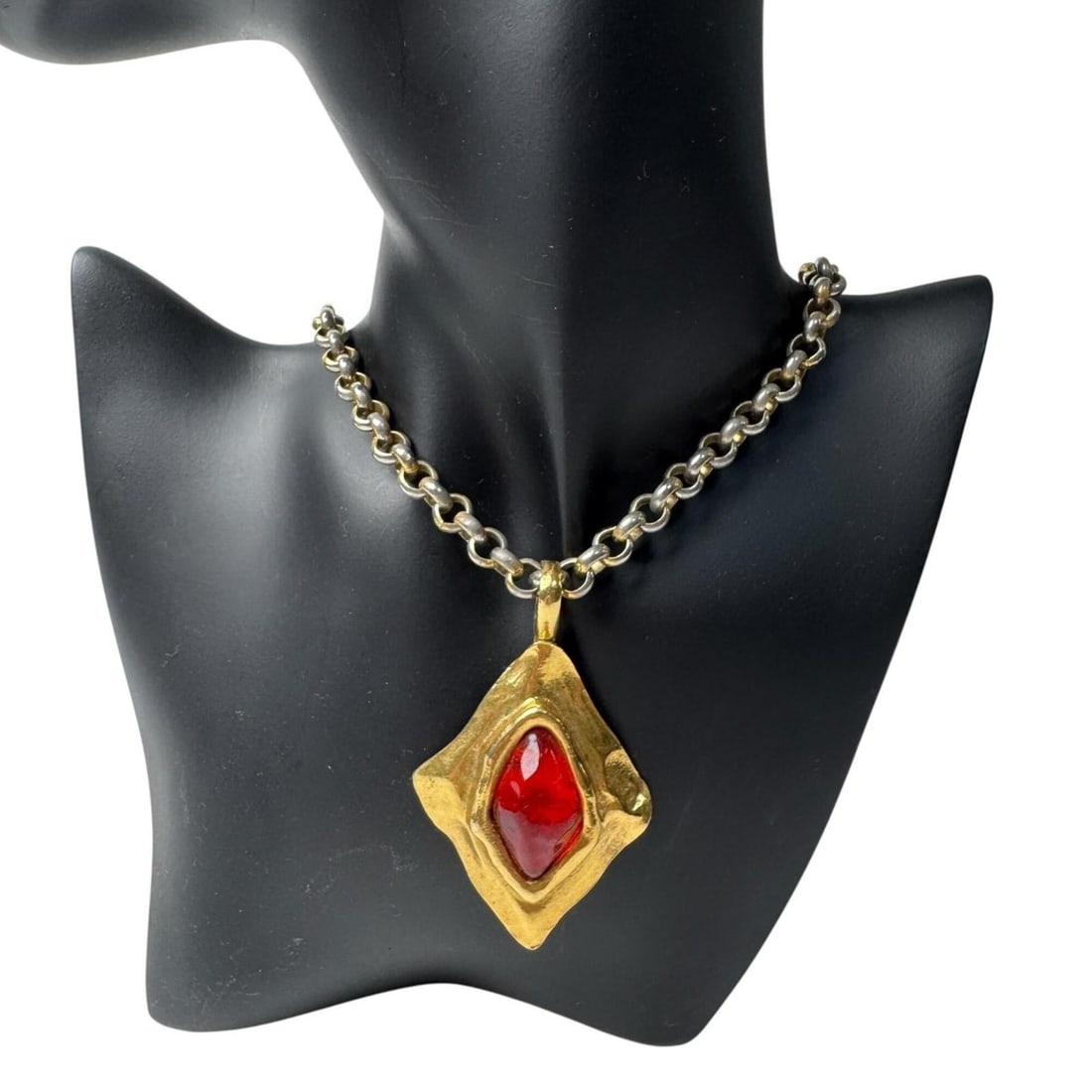 Yves Saint Laurent Vintage Necklace with Colored Stones for Women: --- Catalog ---Category: SizePendant Size: 70mm x 45mm / 2.75'' x 1.77''Neck Circumference: 66 cm / 25.98''Category: DesignColor: Gold, Red colorGender: WomenMaterial: Metal, ResinNecklace Type: Neckl