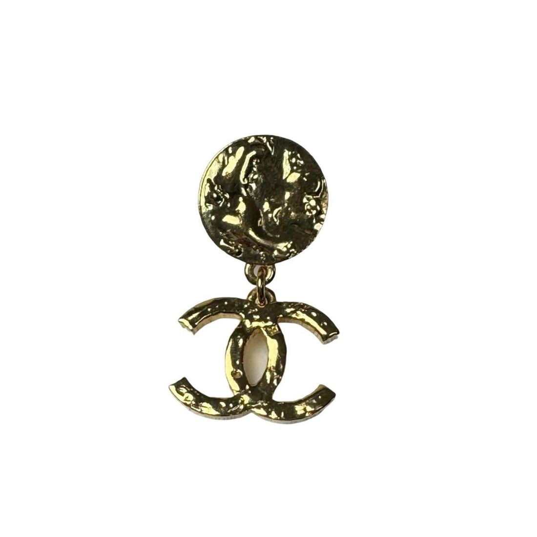 Chanel Coco Mark Earring L24C (Single Earring) - Women's: --- Catalog ---Category: SizeSize (HxWxD): 35.00mm x 21.00mm / 1.38'' x 0.83''Category: DesignType: Clip earringsColor: GoldGender: WomenMaterial: Gold platingCategory: GeneralBrand: Chanel--- Item Li