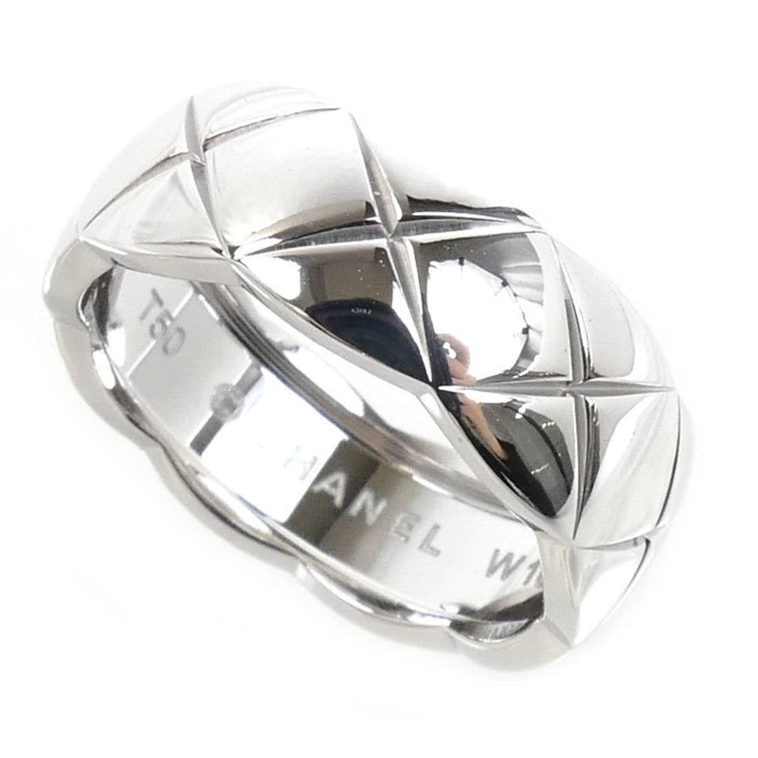 CHANEL 18KWG White Gold Coco Crush Ring J10570 50 5.7g Women's: --- Catalog ---Category: SizeUS Size: 5.5Brand Size: 50Category: DesignType: Band ringGender: WomenMaterial: White gold (18K)Category: GeneralMPN: J10570Brand: ChanelCountry of Origin: France--- Item 