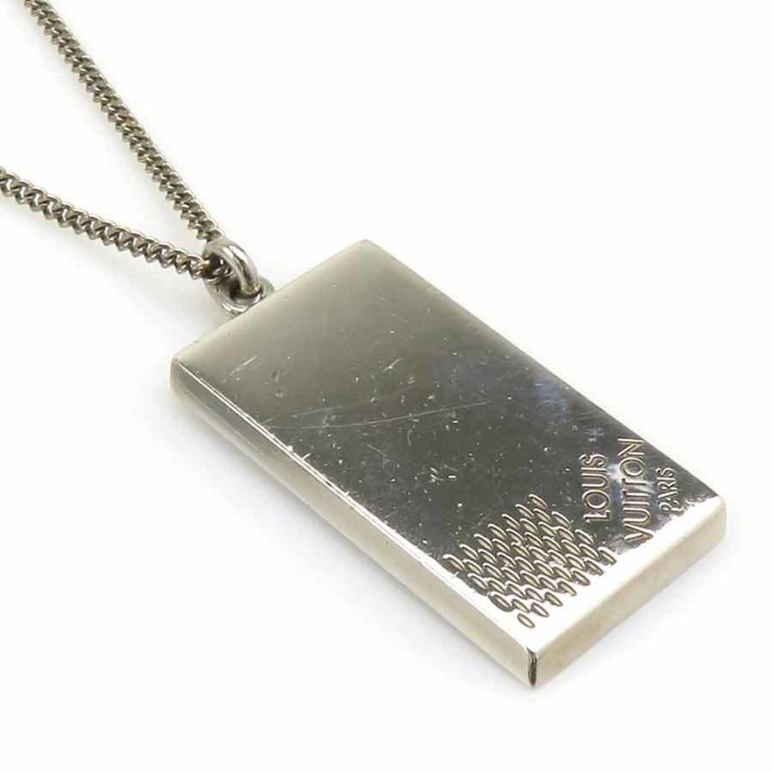 Louis Vuitton LOUIS VUITTON Necklace Collier Plaque Damier Metal Silver Men's M61972 h32199a: --- Catalog ---Category: SizePendant Size: 38mm x 18mm / 1.49'' x 0.7''Neck Circumference: 67 cm / 26.37''Category: DesignColor: SilverGender: Men,WomenMaterial: MetalNecklace Type: NecklaceCategory: 